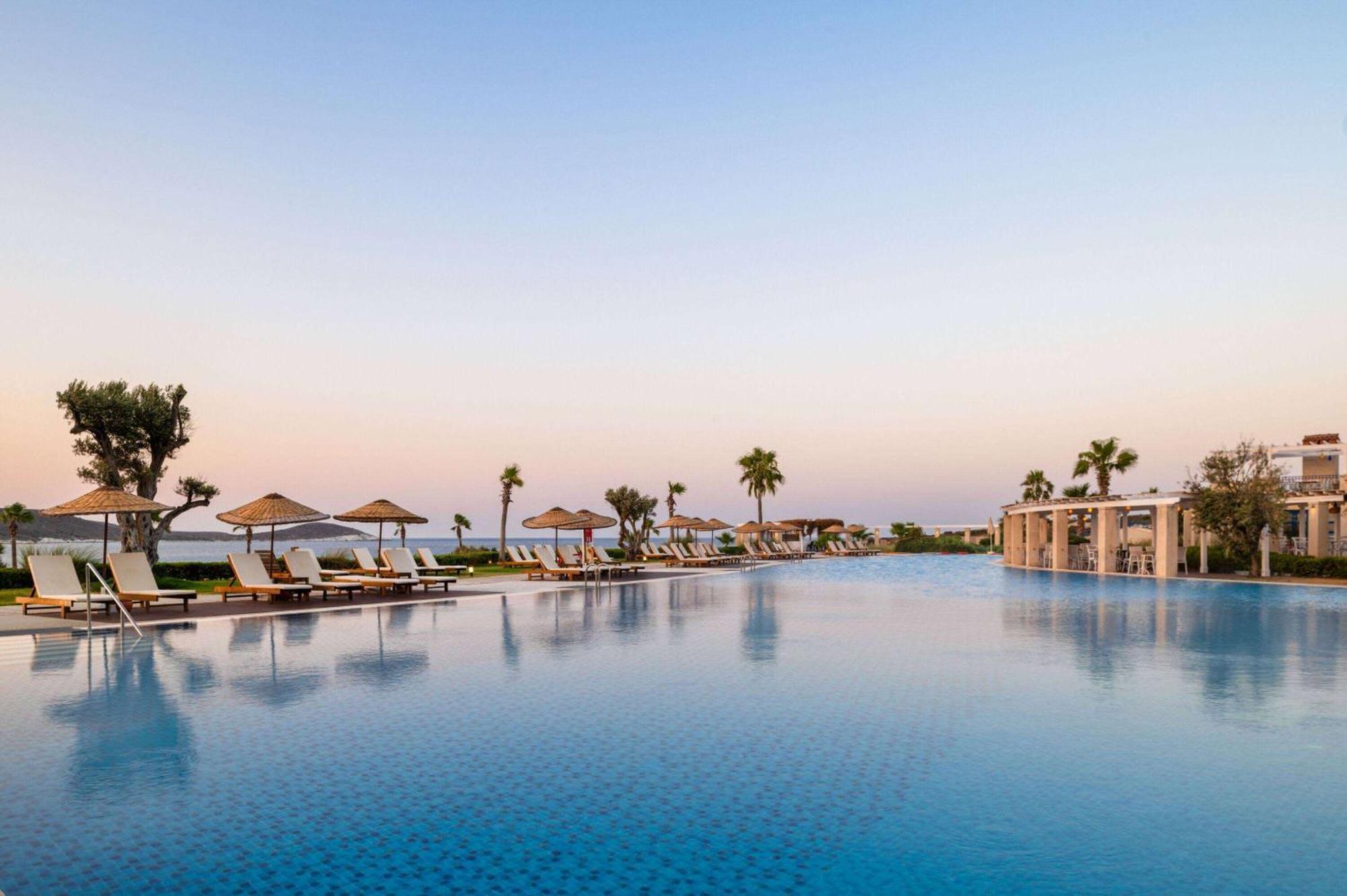 Doubletree By Hilton Cesme Alacati Beach Resort Extérieur photo