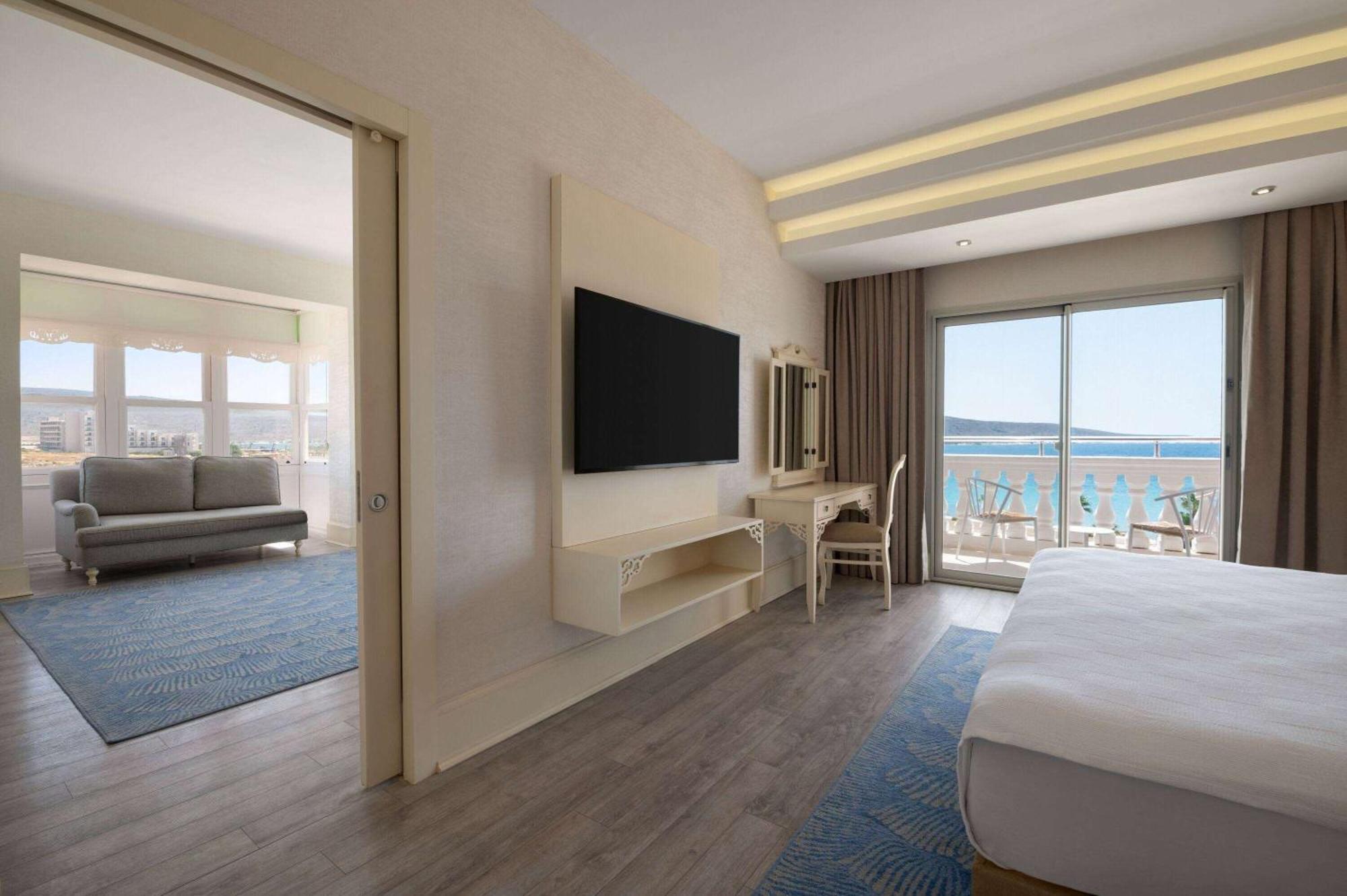 Doubletree By Hilton Cesme Alacati Beach Resort Extérieur photo