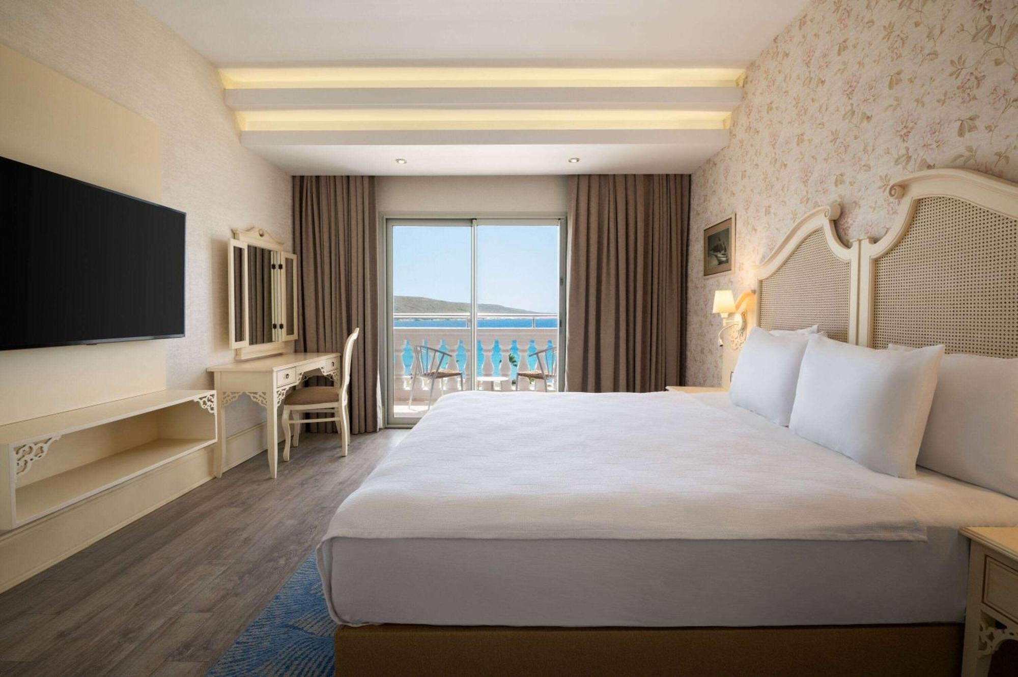 Doubletree By Hilton Cesme Alacati Beach Resort Extérieur photo