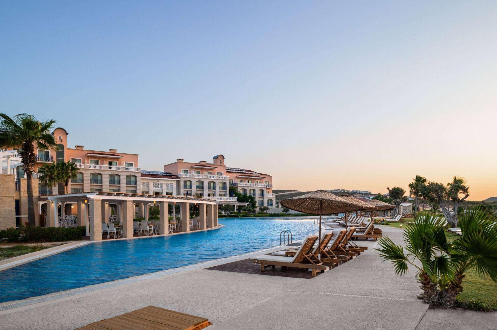 Doubletree By Hilton Cesme Alacati Beach Resort Extérieur photo