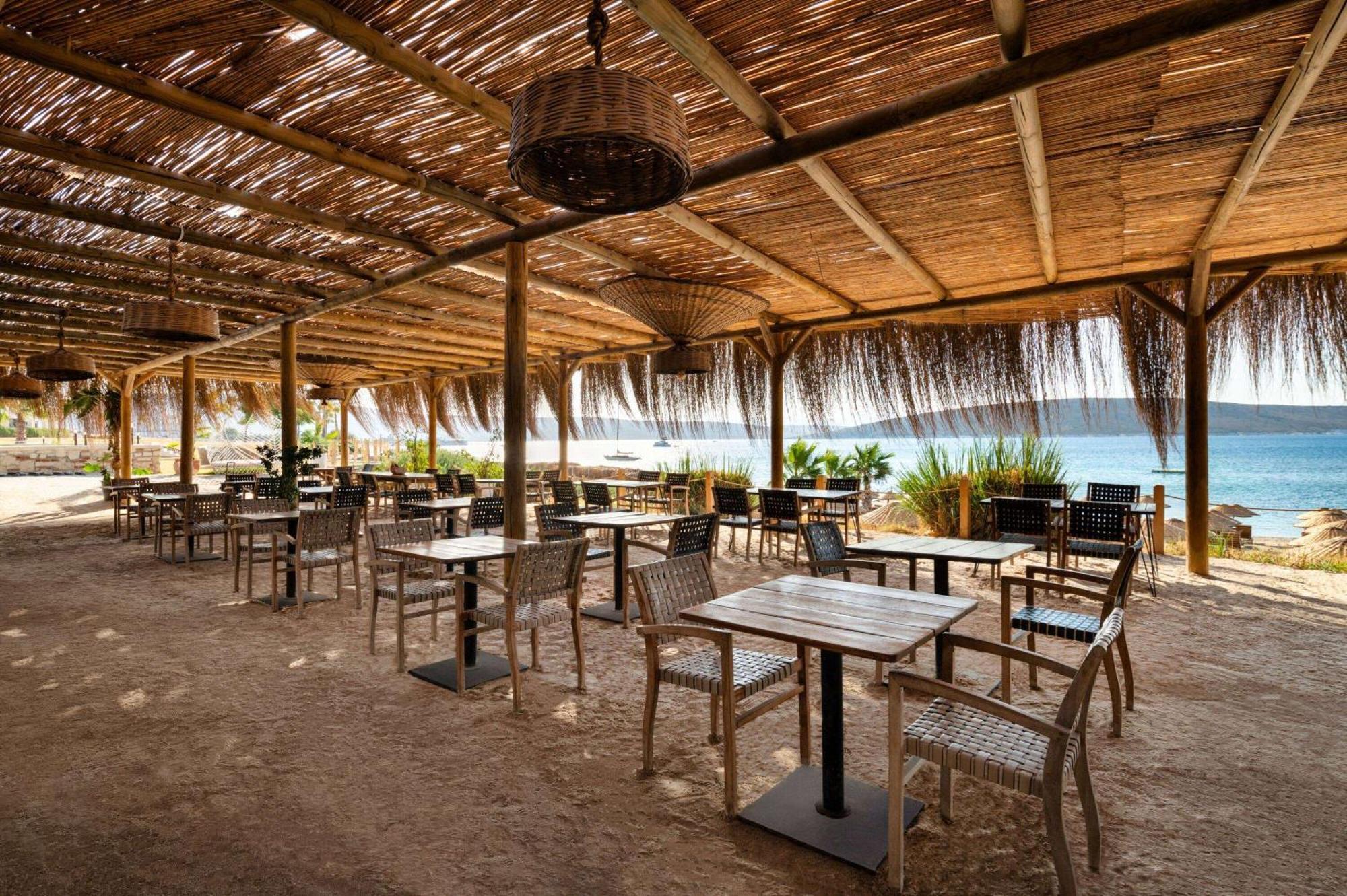 Doubletree By Hilton Cesme Alacati Beach Resort Extérieur photo